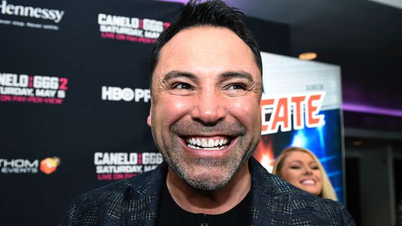 De La Hoya’ s grand vision for Super Bowl Showdown