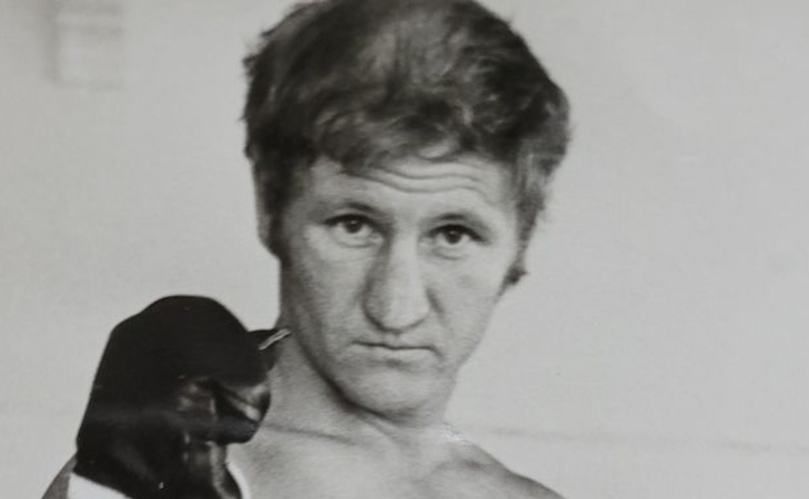 Former middleweight champion dies