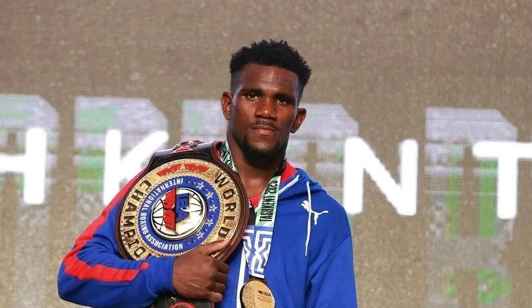 Arising boxing star was just signed!