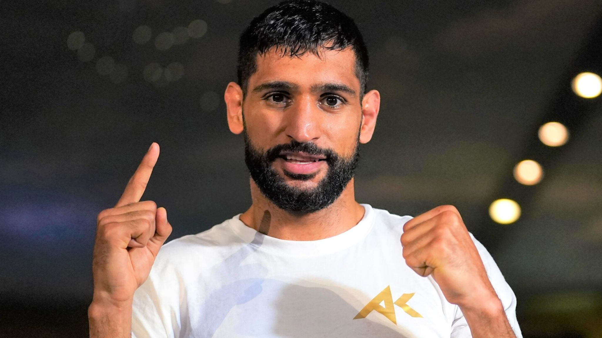 Amir Khan criticizes Floyd Mayweather