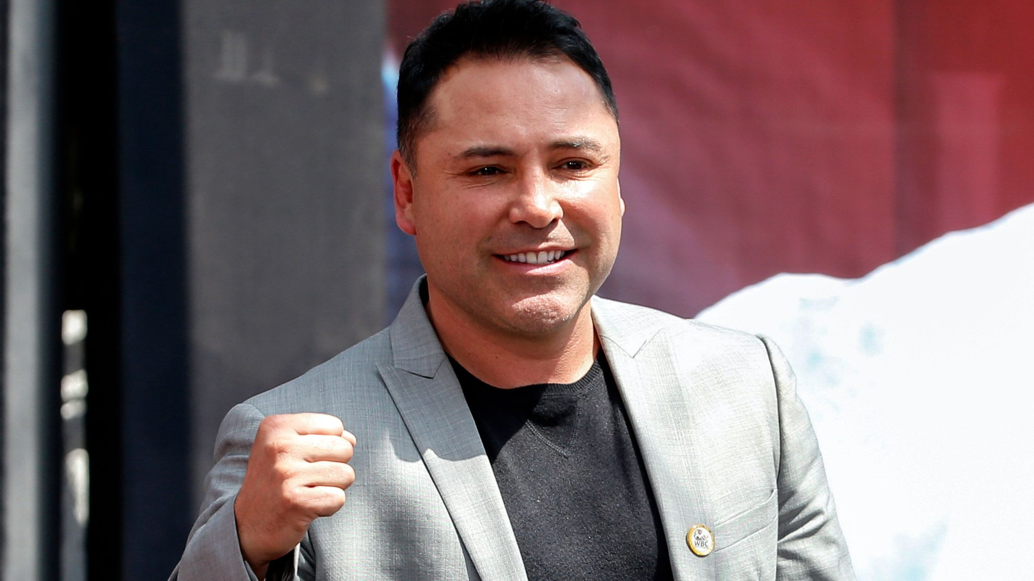 Oscar De La Hoya blasts the Ring in "Clapback Thursday"