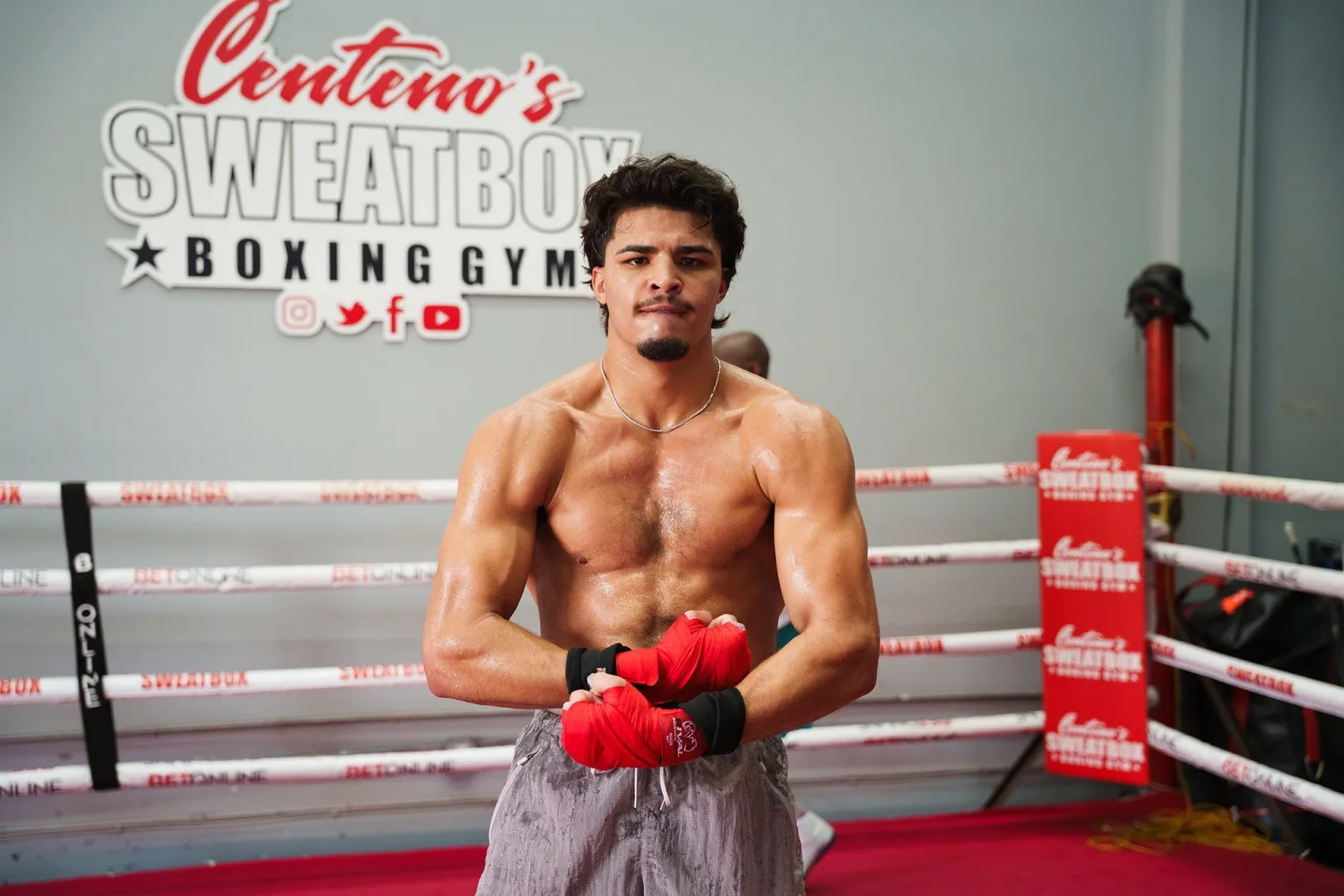 Zayas commits long-term to Top Rank