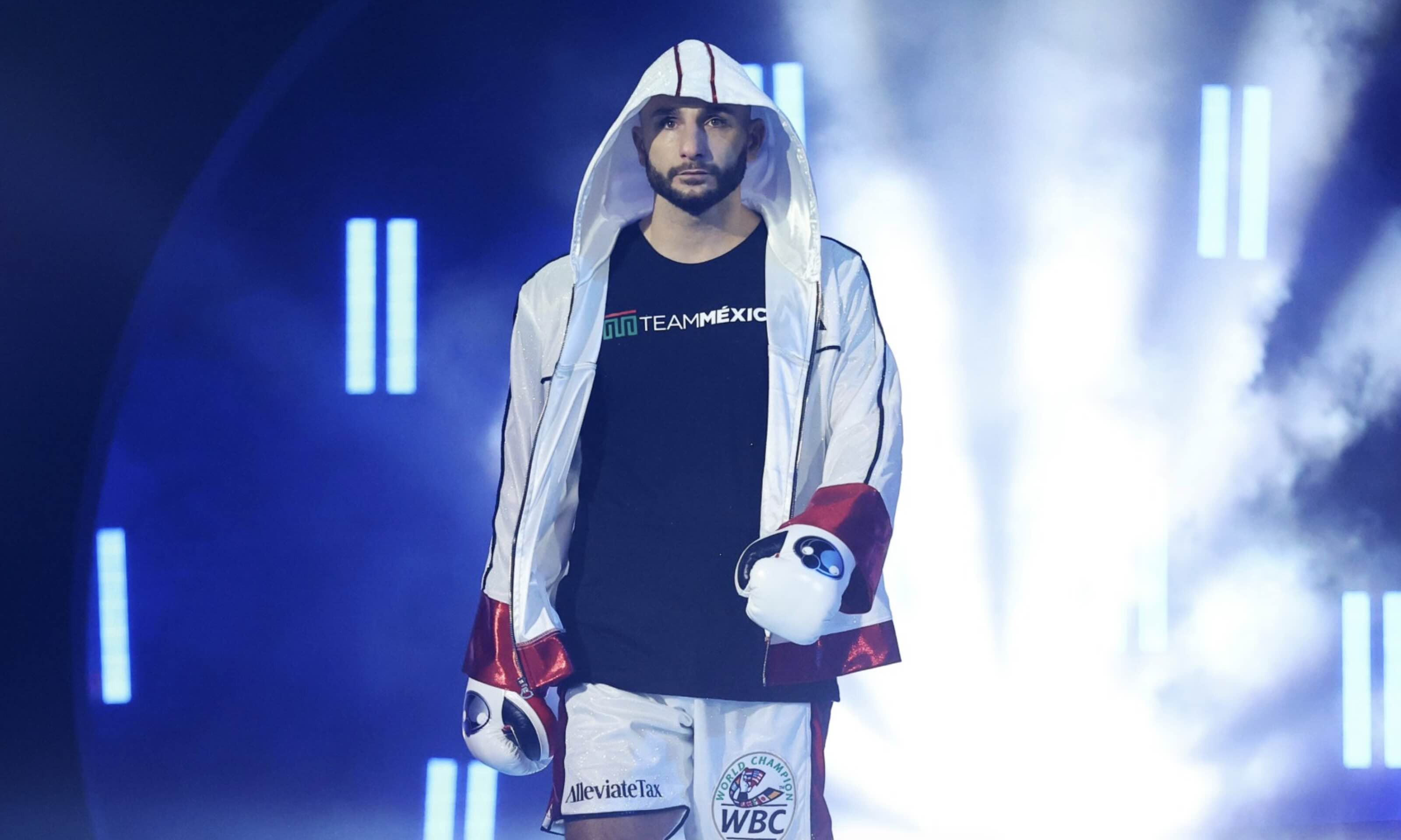Mikaelian told to face Benavidez or risk losing WBC belt