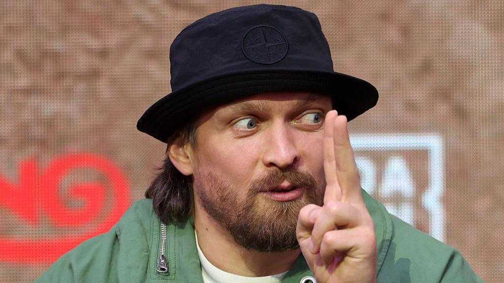 Oleksandr Usyk open to fighting for Zuffa title