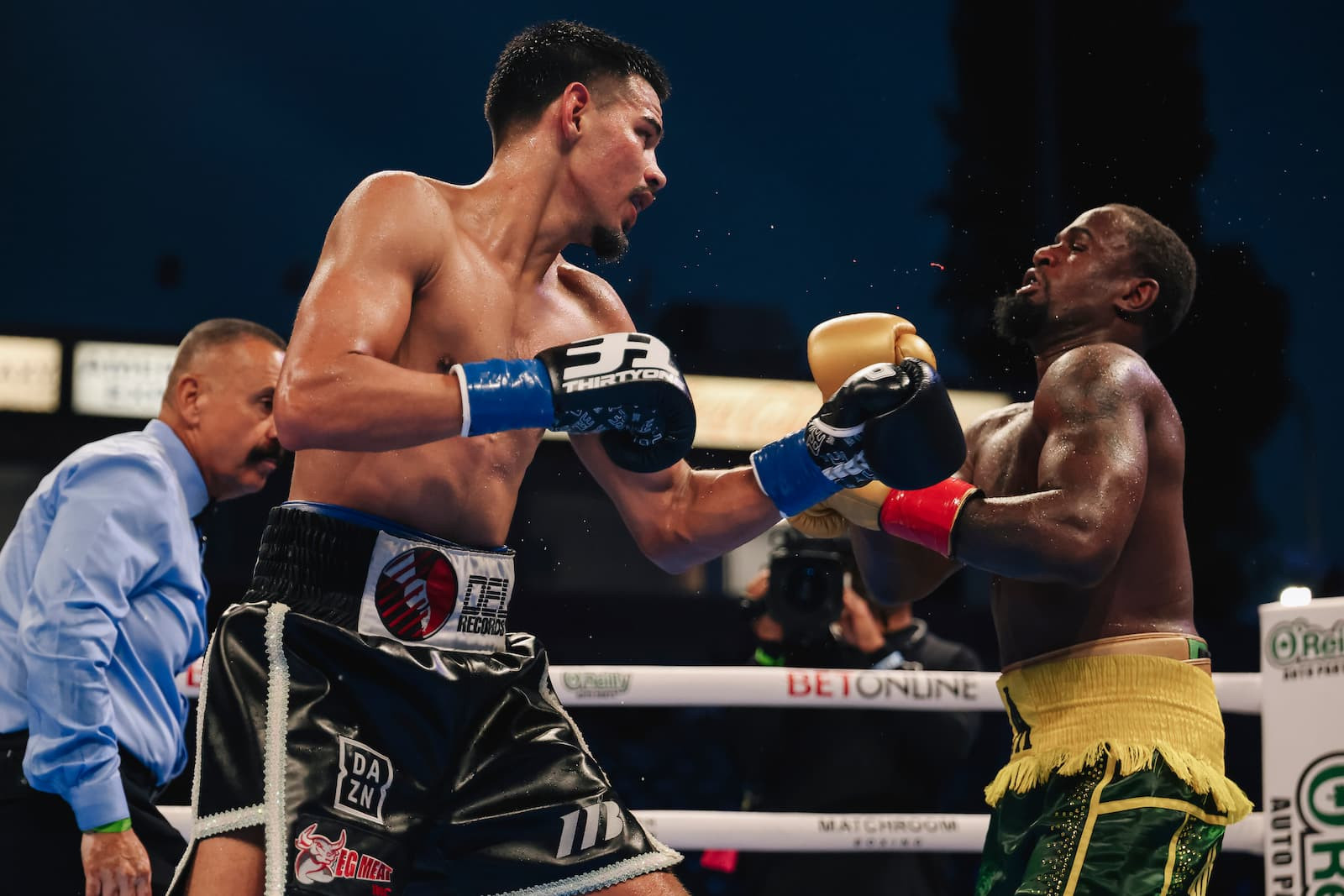 Pacheco stays unbeaten!