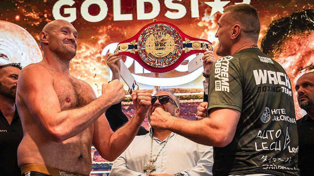 Tyson Fury weighs lighter than his opponent for first time in 15 years