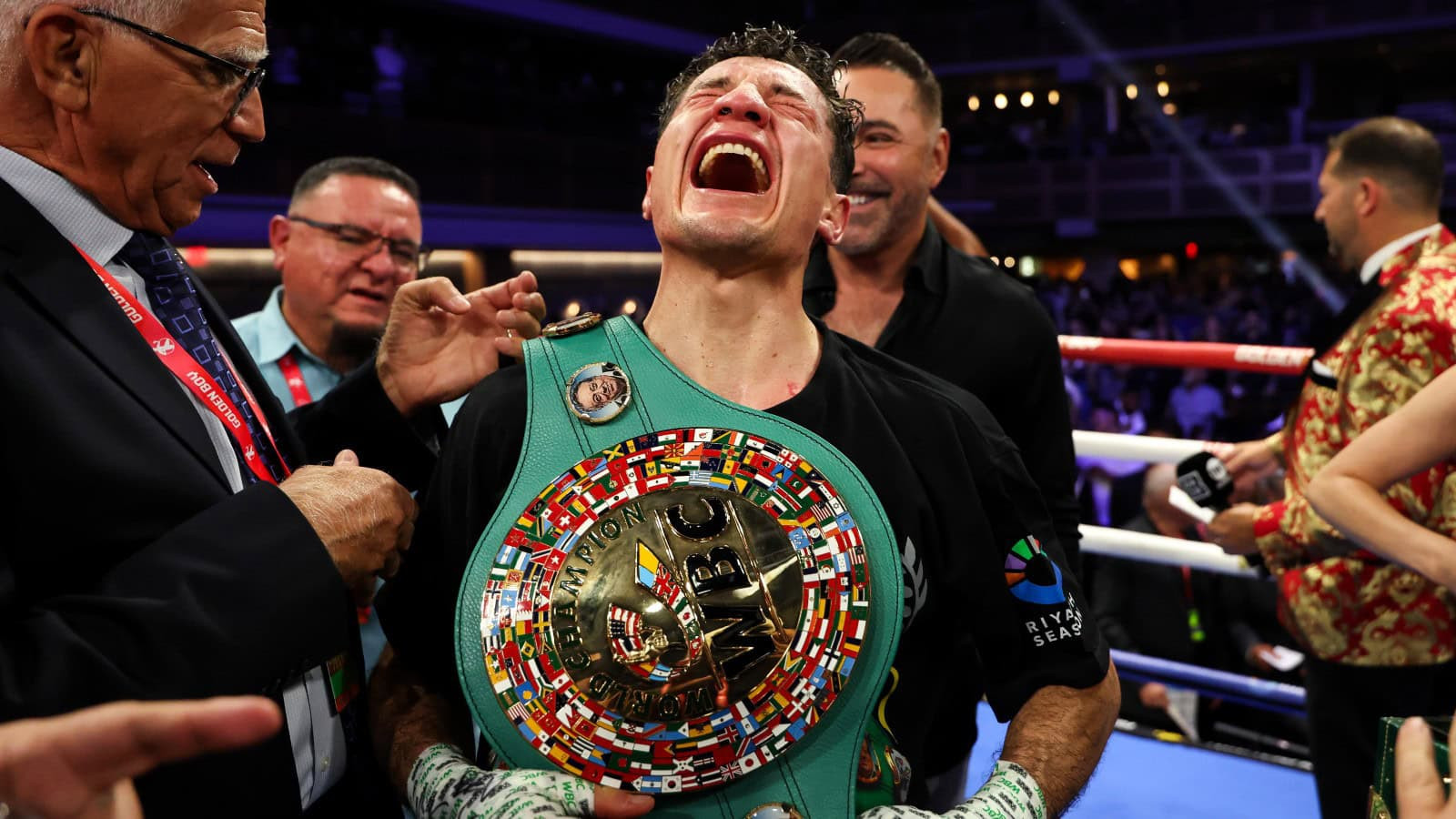Terence Crawford predicts “bloodbath” if William Zepeda faces Emanuel Navarrete