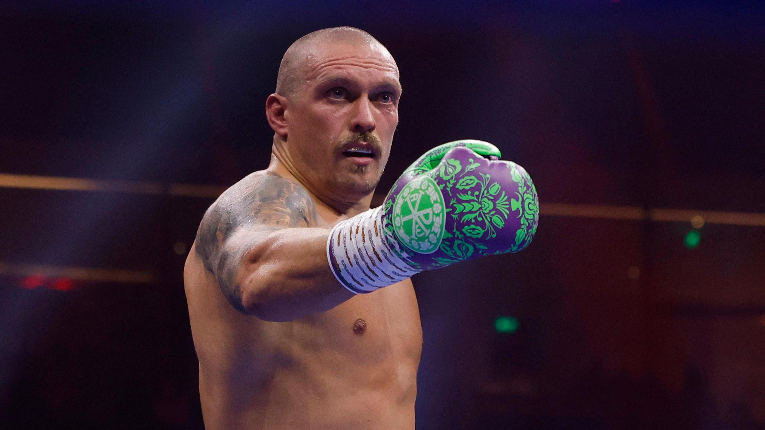 Oleksandr Usyk picks Terence Crawford to beat Floyd Mayweather