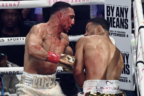 Teofimo Lopez survives Romero's power!