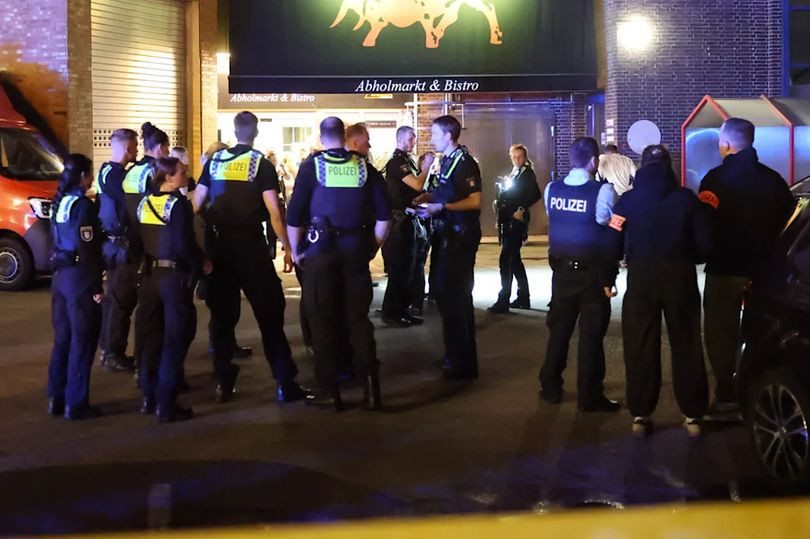 Two men shot dead at Hamburg site housing Universum Boxing